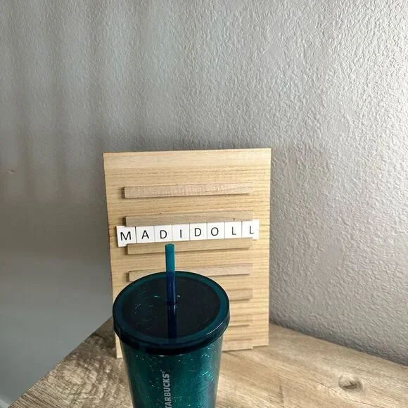2017 Starbucks Embossed Floral Foil Rare Venti Cold Cup Tumbler Rare